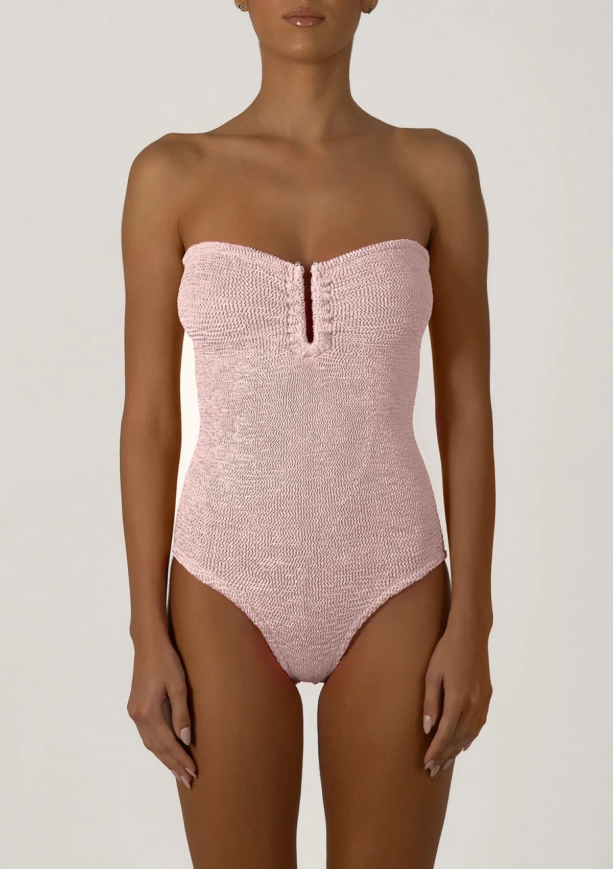 Paramidonna | ONE PIECE FRIDA PINK CAKE